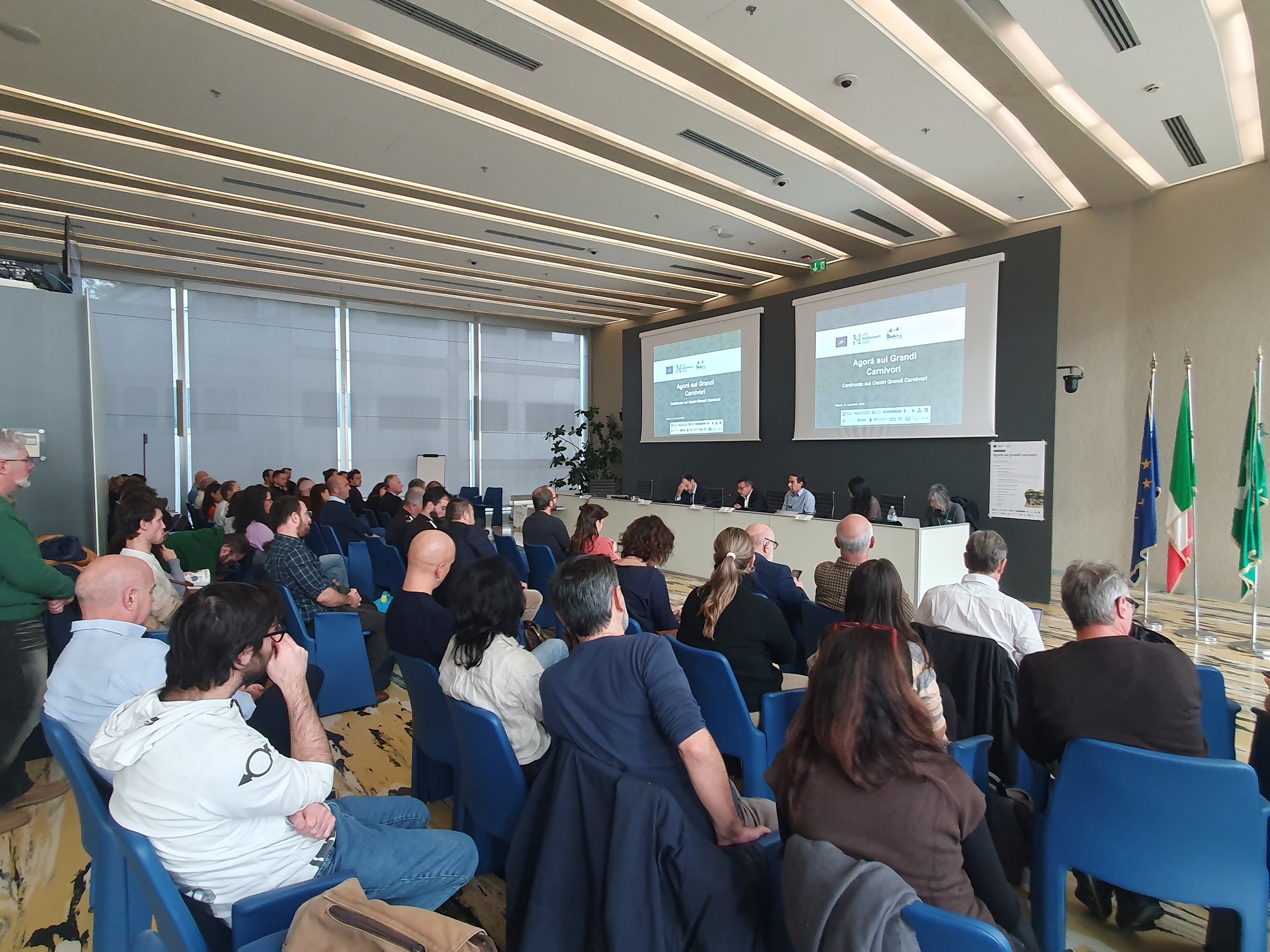 L’immagine riporta un momento del workshop sui grandi carnivori