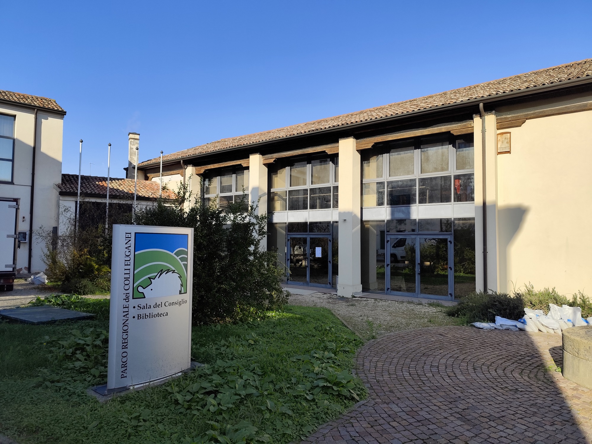 L’immagine mostra la sede del Parco Regionale dei Colli Euganei
